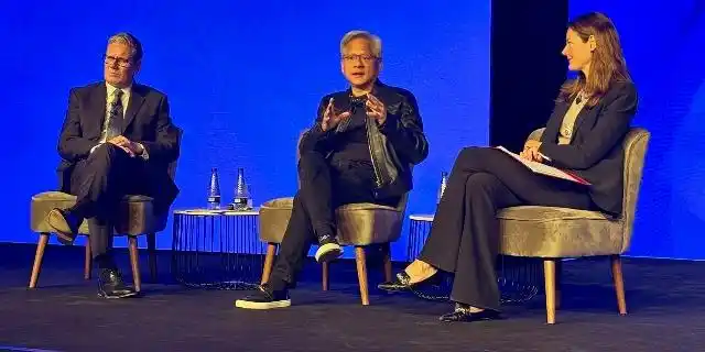黄仁勋伦敦科技周发声:AI算力十年百万倍跃升