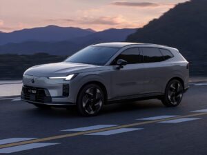 沃尔沃XC70插混版即将预售：1.5T动力+双电池选择