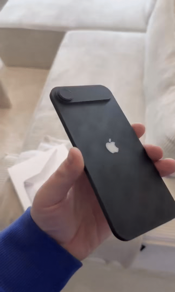iPhone 17 Air真机模型曝光