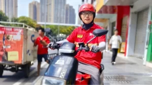 京东外卖15万骑手实现社保全覆盖 每月人均缴纳2000元
