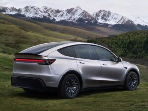 特斯拉Model Y L上市：六座布局+751km续航 售价33.9万起