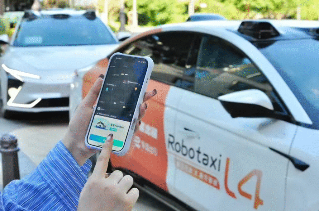 智己L4级Robotaxi开通上海旅游专线