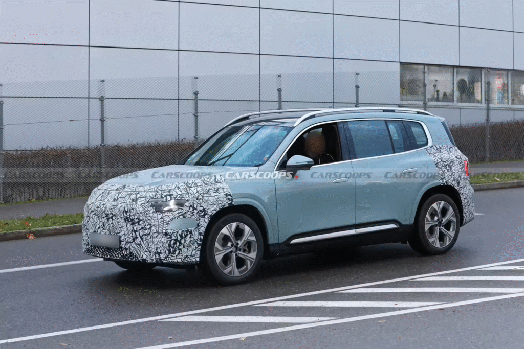 全新一代奔驰GLB低伪谍照