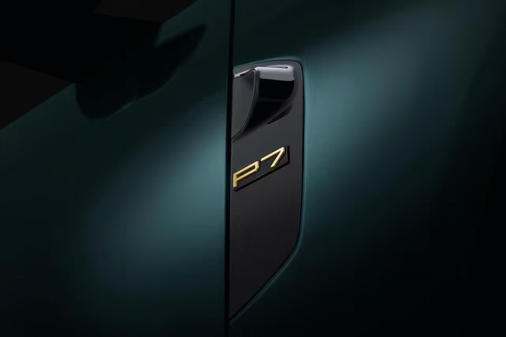 小鹏P7专属车标