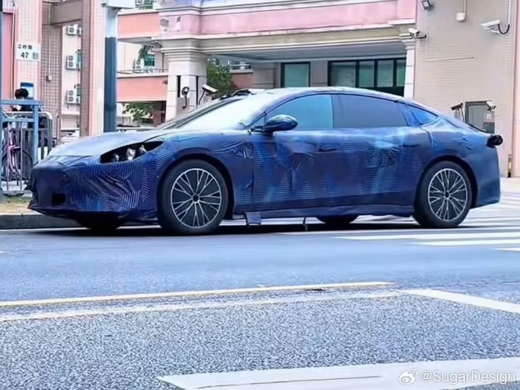 方程豹首款轿车谍照曝光