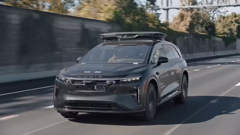 Uber在CES 2026展示无人驾驶出租车