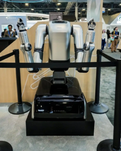 追觅科技推出四足轮腿服务机器人 布局具身智能与居家养老