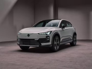 沃尔沃推出全新纯电SUV EX60 续航644公里支持400kW快充​