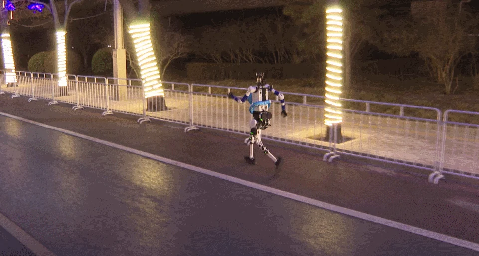 2026北京亦庄人形机器人半马完成首测