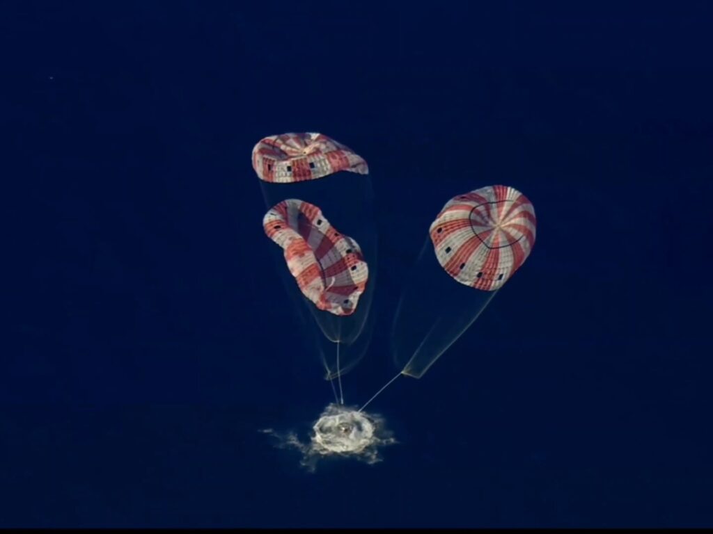 阿耳忒弥斯2号猎户座飞船飞船成功返回地球