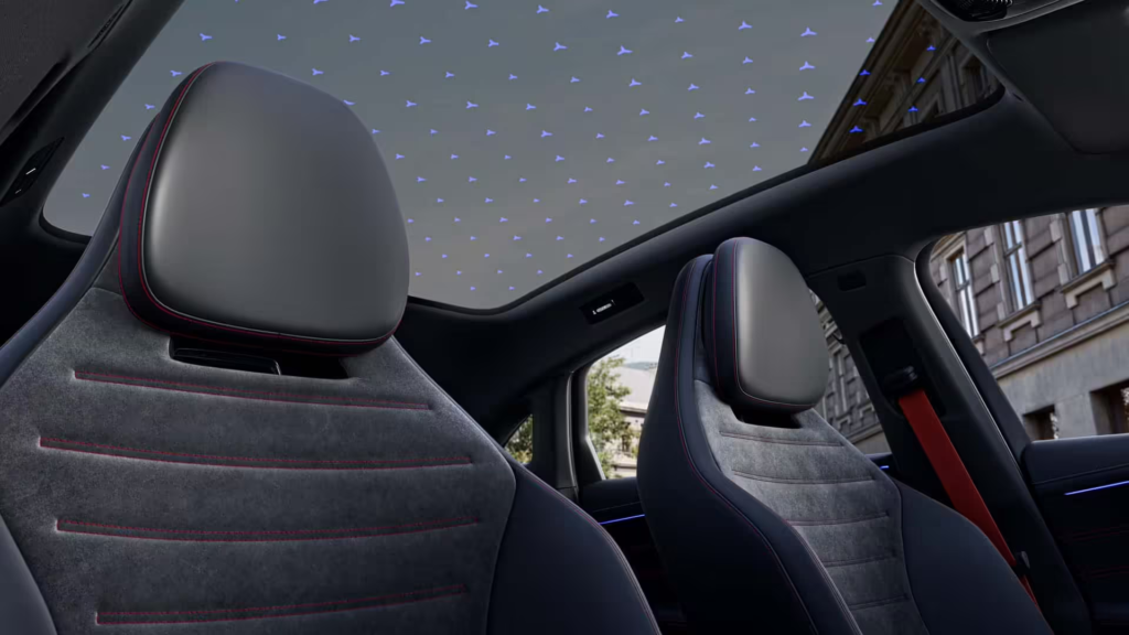 奔驰全新纯电C级内饰