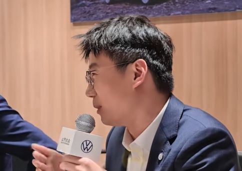 上汽大众品牌营销事业执行总监李俊回应李想领先两代说法