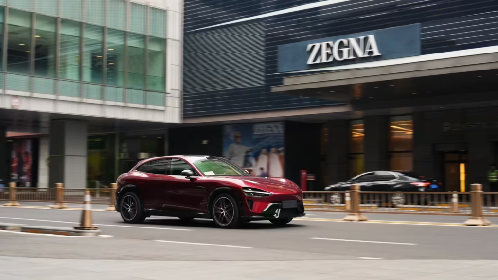 小米 YU7 GT 车厘子红版本