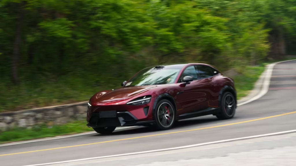 小米 YU7 GT 车厘子红版本