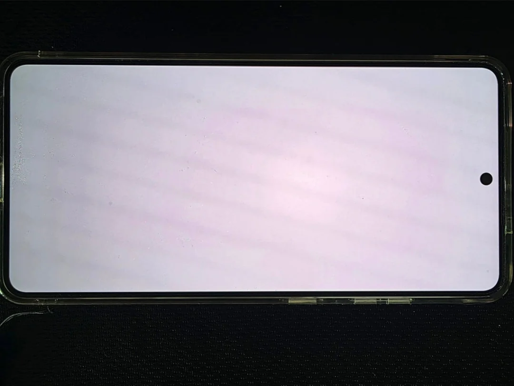 三星承认 Galaxy S26 Ultra 屏幕局部发红非硬件故障,已推软件补丁优化色彩校正