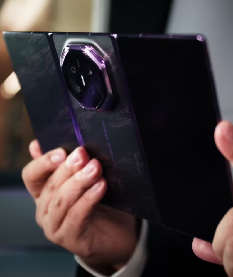 华为Mate XT 2非凡大师三折叠真机