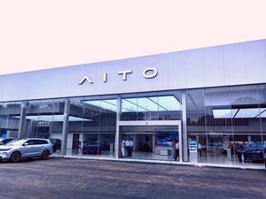 赛力斯康波谈问界新合作模式：将择机布局轿车、MPV品类